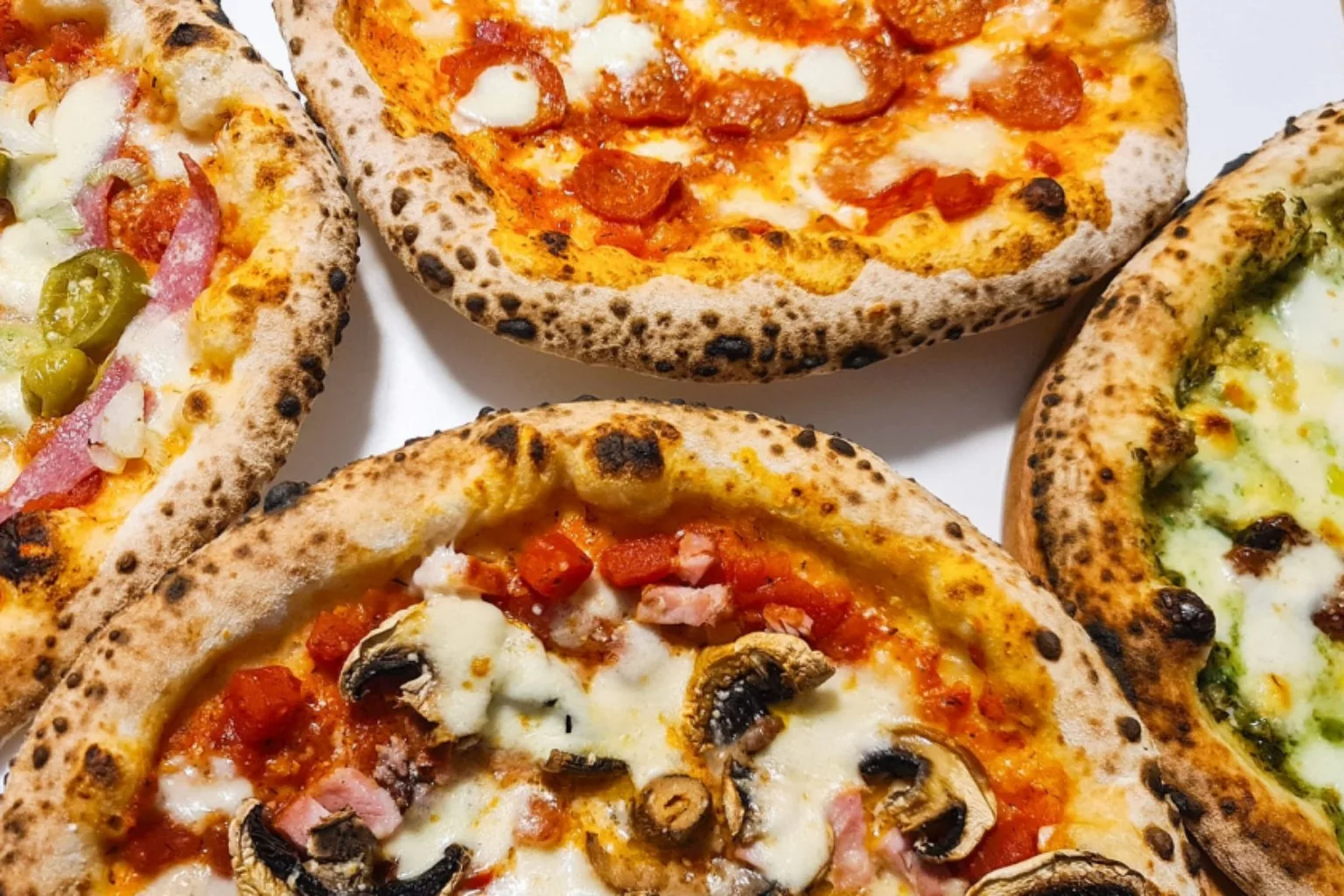 Wood-fired pizza at 400 laipsnių in Kaunas