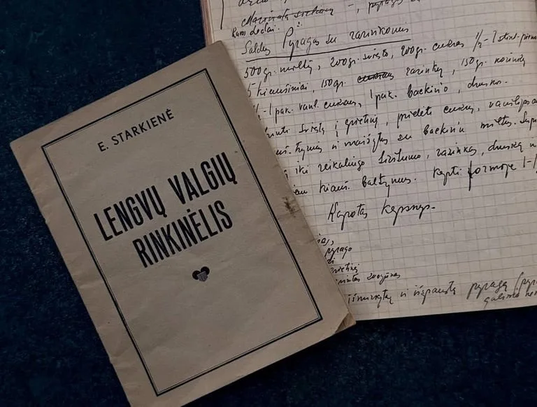 Family recipe manuscripts shown on the Deep Roots website.